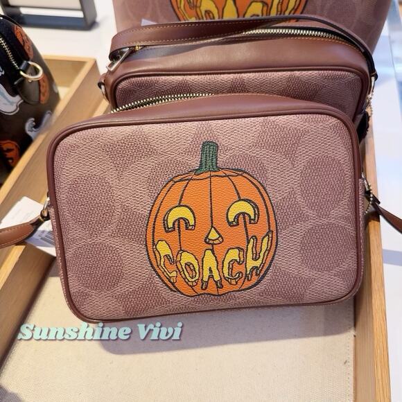NWT Coach Jamie Camera Bag Signature Canvas With Halloween Print Pumpkin CCK86 - Picture 1 of 6